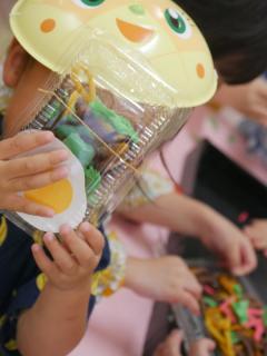 祭りの出店②　お面とやきそば